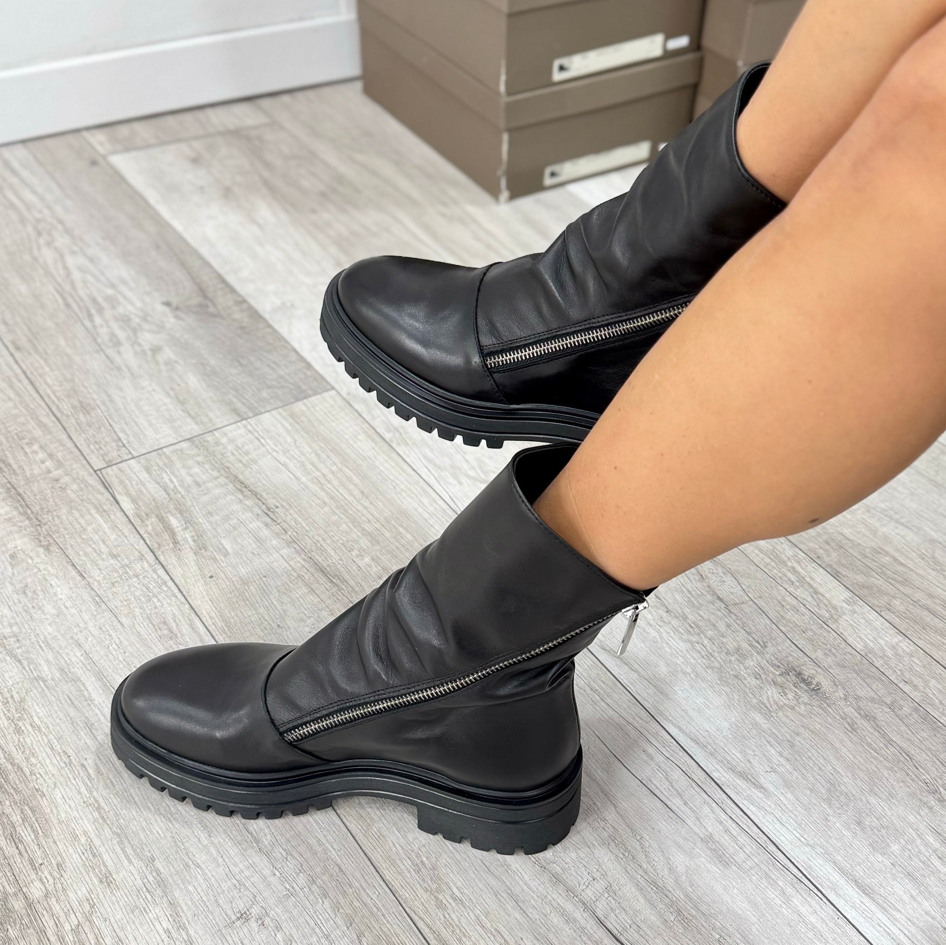 Gli Anfibi Donna Foto Di Anfibi Scarpe Scarpe Anfibio Donna Senza