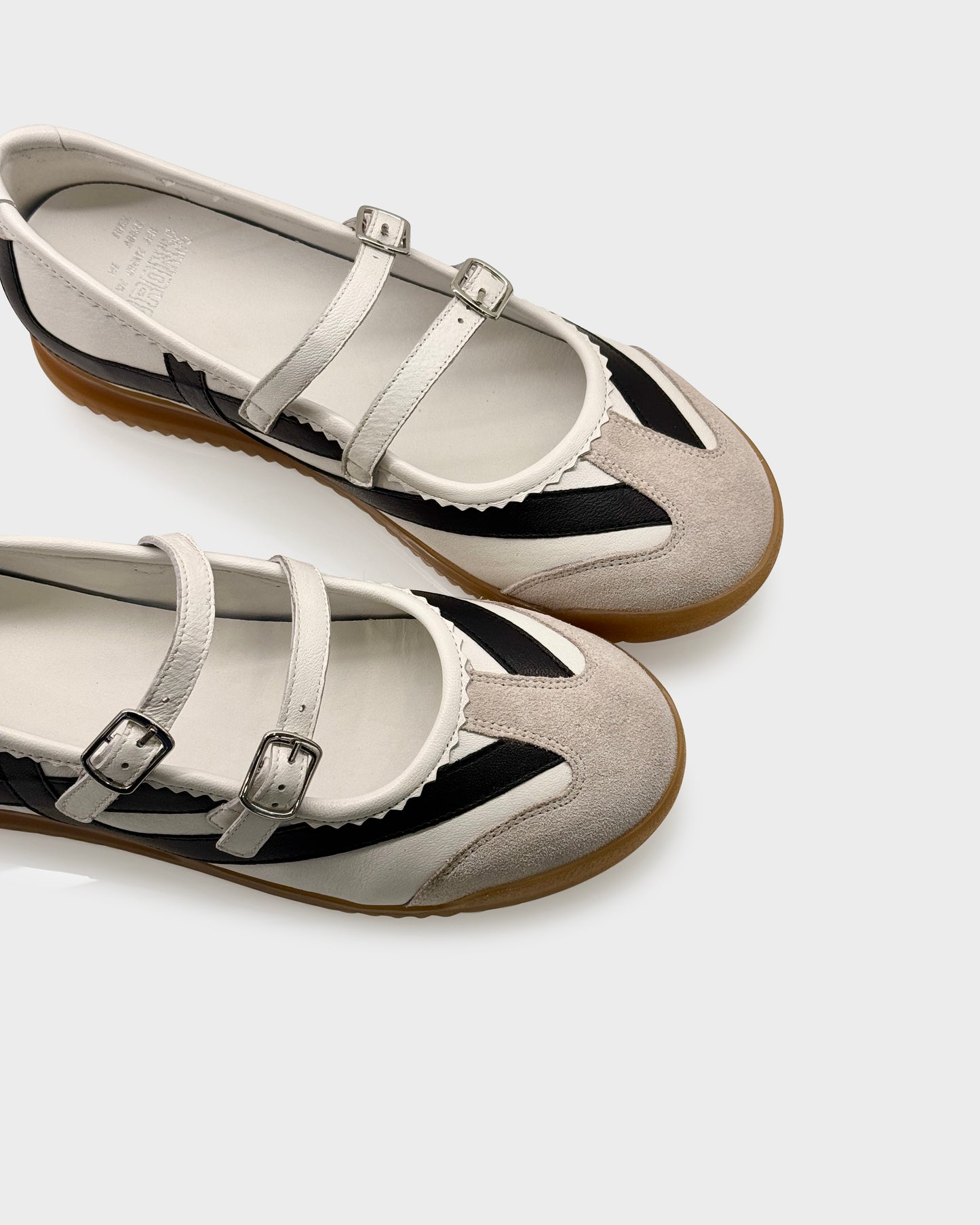 Sneakerina Ivory Black